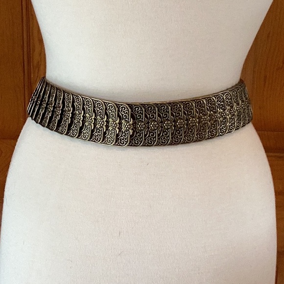 Ladies Belt - Picture 4 of 16